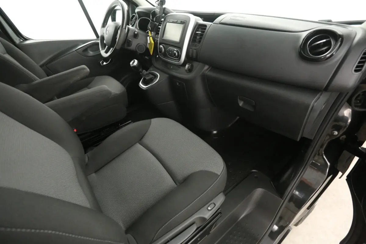 2.0 DCI L2H1 145pk | Dubbele Cabine | Clima | Camera | Cruise | Navi | Trekhaak | Parkeersens.