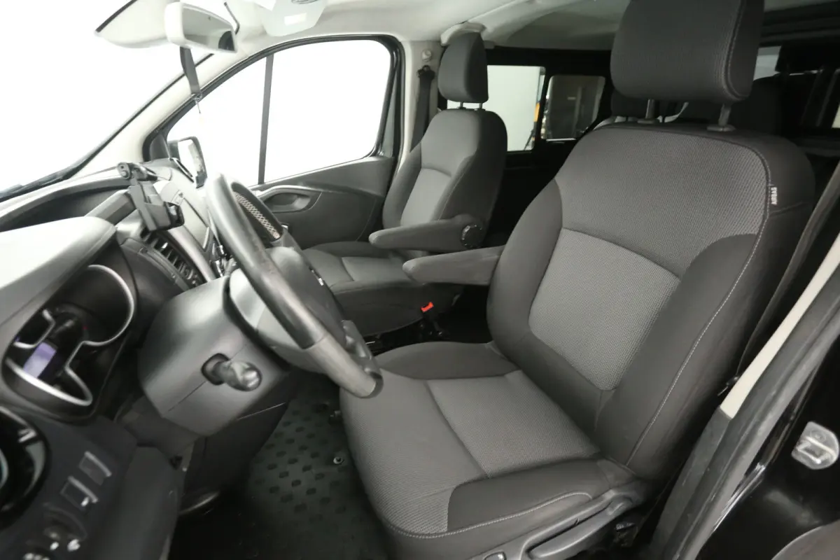 2.0 DCI L2H1 145pk | Dubbele Cabine | Clima | Camera | Cruise | Navi | Trekhaak | Parkeersens.