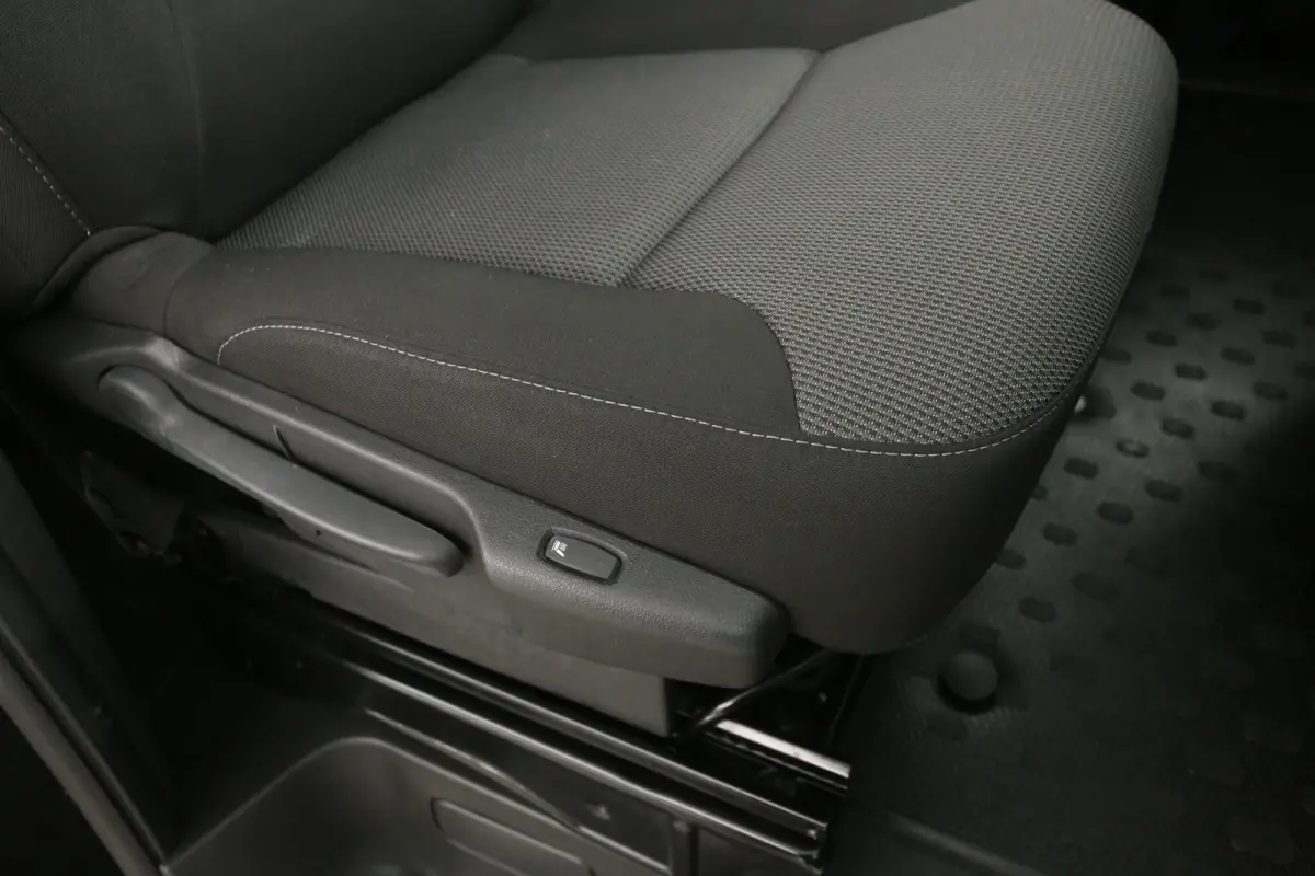 2.0 DCI L2H1 145pk | Dubbele Cabine | Clima | Camera | Cruise | Navi | Trekhaak | Parkeersens.
