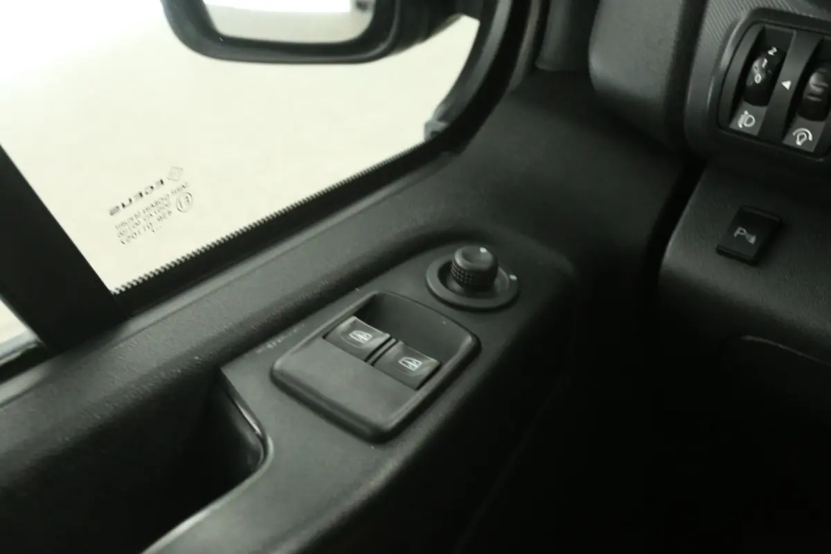 2.0 DCI L2H1 145pk | Dubbele Cabine | Clima | Camera | Cruise | Navi | Trekhaak | Parkeersens.