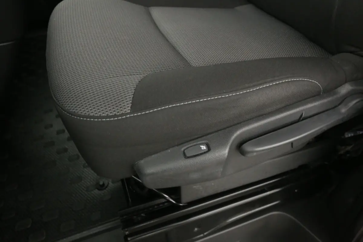 2.0 DCI L2H1 145pk | Dubbele Cabine | Clima | Camera | Cruise | Navi | Trekhaak | Parkeersens.