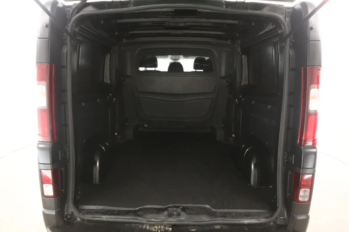 2.0 DCI L2H1 145pk | Dubbele Cabine | Clima | Camera | Cruise | Navi | Trekhaak | Parkeersens.