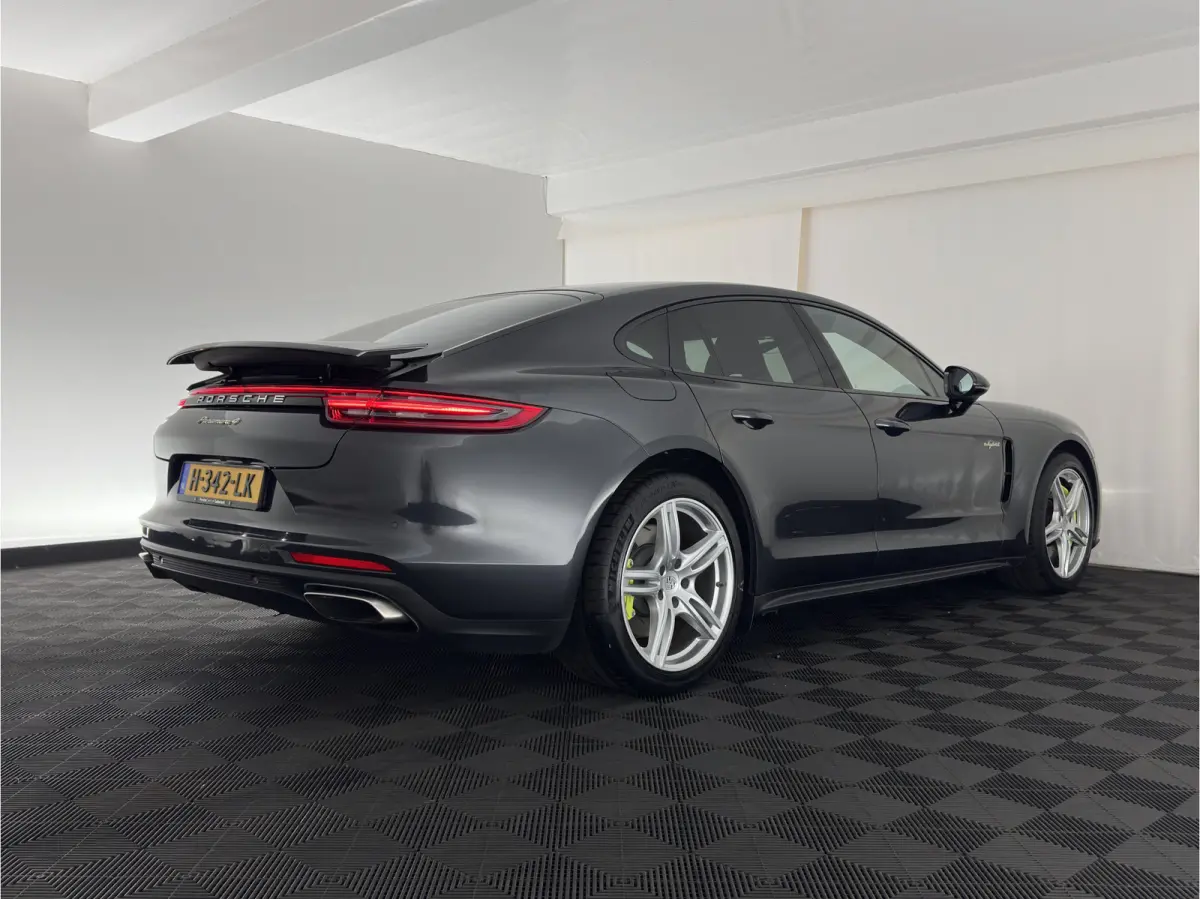 2.9 4 E-Hybrid (Plug-in) Aut. *SPORT-CHRONO | LEATHER | FULL-LED | SOFT-CLOSE | ADAPTIVE-CRUISE | BLINDSPOT | MEMORY-PACK | BOSE-SOUND | HEATED-SPORTSEATS | CARBON | CAMERA | PRIVACY-GLASS |