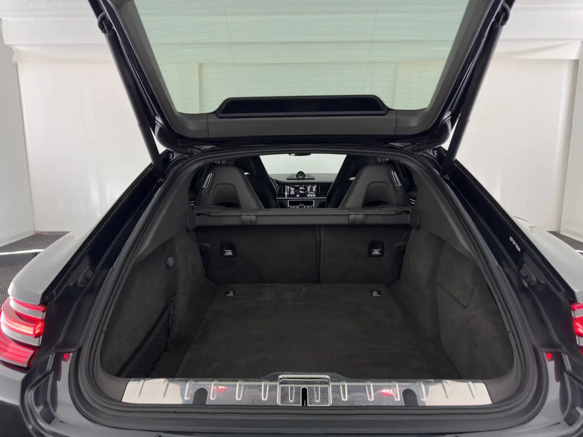 2.9 4 E-Hybrid (Plug-in) Aut. *SPORT-CHRONO | LEATHER | FULL-LED | SOFT-CLOSE | ADAPTIVE-CRUISE | BLINDSPOT | MEMORY-PACK | BOSE-SOUND | HEATED-SPORTSEATS | CARBON | CAMERA | PRIVACY-GLASS |