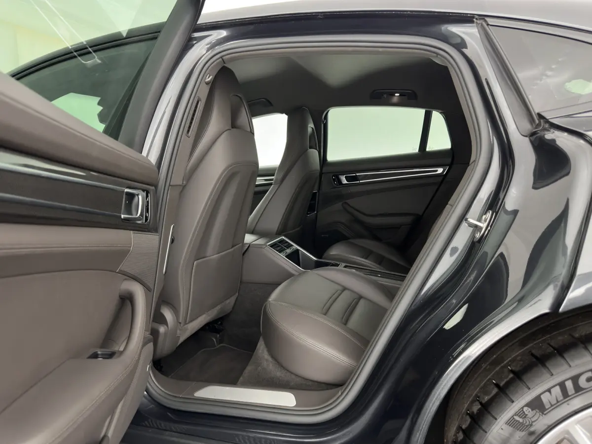 2.9 4 E-Hybrid (Plug-in) Aut. *SPORT-CHRONO | LEATHER | FULL-LED | SOFT-CLOSE | ADAPTIVE-CRUISE | BLINDSPOT | MEMORY-PACK | BOSE-SOUND | HEATED-SPORTSEATS | CARBON | CAMERA | PRIVACY-GLASS |