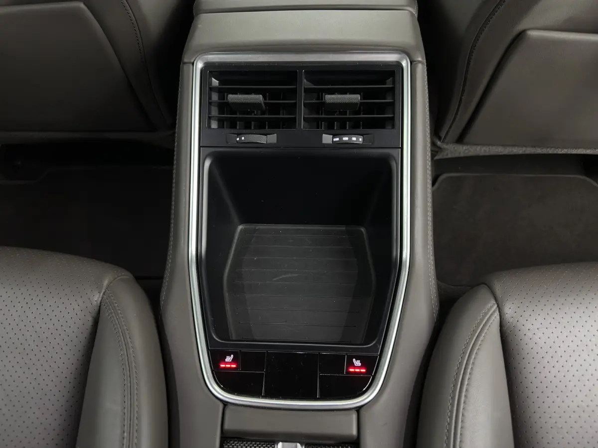 2.9 4 E-Hybrid (Plug-in) Aut. *SPORT-CHRONO | LEATHER | FULL-LED | SOFT-CLOSE | ADAPTIVE-CRUISE | BLINDSPOT | MEMORY-PACK | BOSE-SOUND | HEATED-SPORTSEATS | CARBON | CAMERA | PRIVACY-GLASS |
