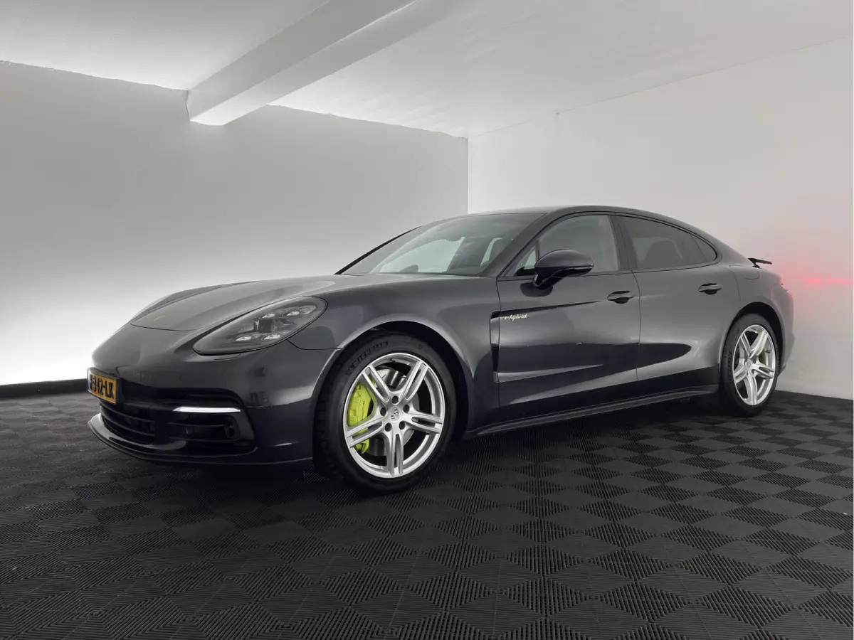 2.9 4 E-Hybrid (Plug-in) Aut. *SPORT-CHRONO | LEATHER | FULL-LED | SOFT-CLOSE | ADAPTIVE-CRUISE | BLINDSPOT | MEMORY-PACK | BOSE-SOUND | HEATED-SPORTSEATS | CARBON | CAMERA | PRIVACY-GLASS |