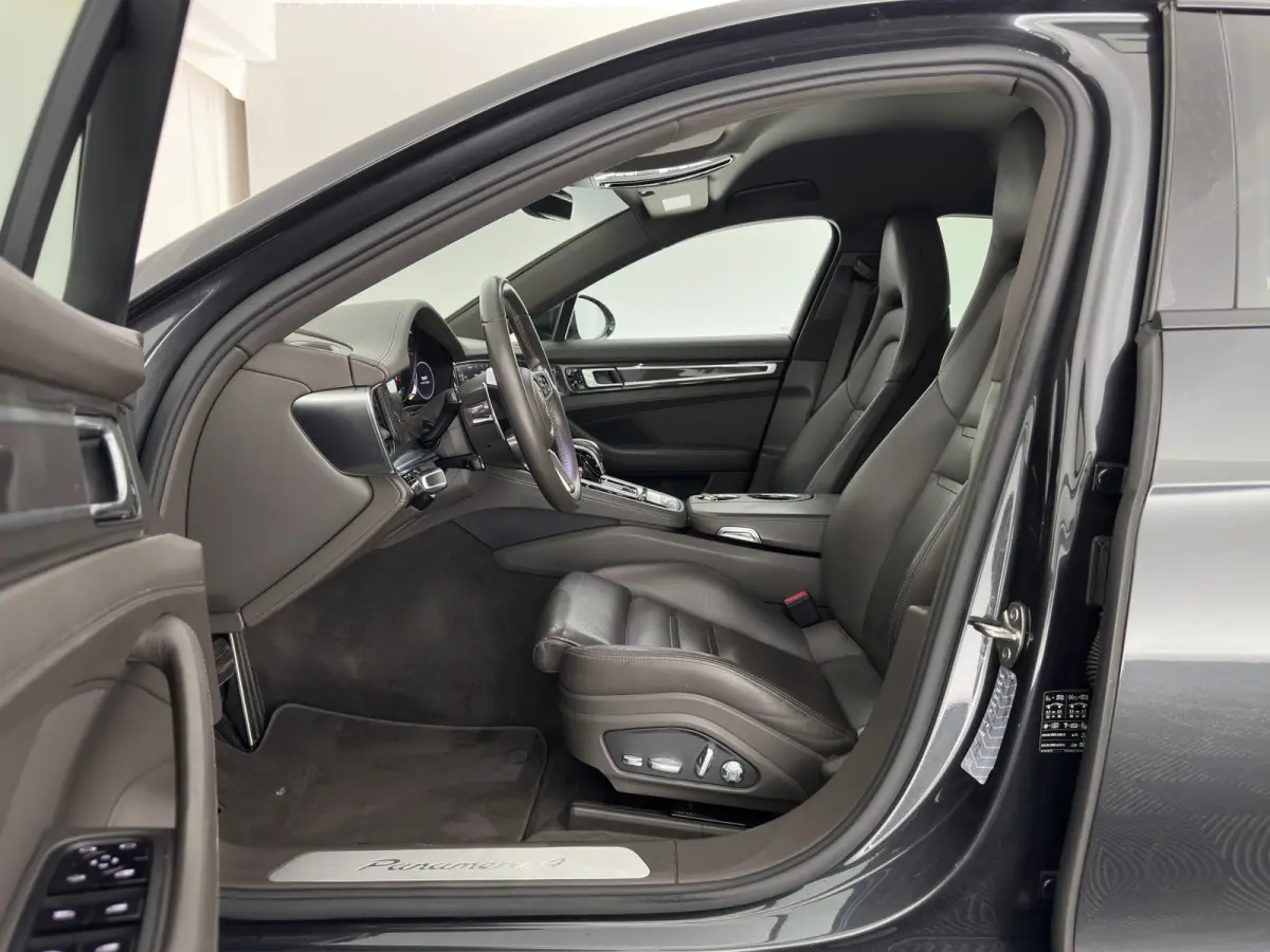 2.9 4 E-Hybrid (Plug-in) Aut. *SPORT-CHRONO | LEATHER | FULL-LED | SOFT-CLOSE | ADAPTIVE-CRUISE | BLINDSPOT | MEMORY-PACK | BOSE-SOUND | HEATED-SPORTSEATS | CARBON | CAMERA | PRIVACY-GLASS |