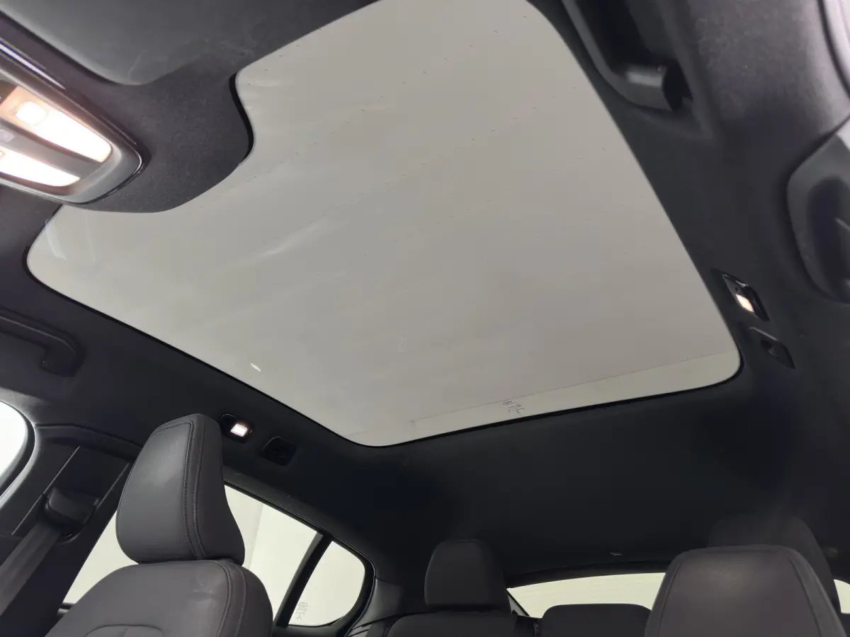 Recharge Core 69 kWh [3-Fase-11kW] {SoH-93%} (INCL.BTW) Aut. *PANO | DIGI-COCKPIT | FULL-LED | CAMERA | NAVI-FULLMAP | ECC | PDC | HEATED-SPORTSEATS | PRIVACY-GLASS | 19''ALU*