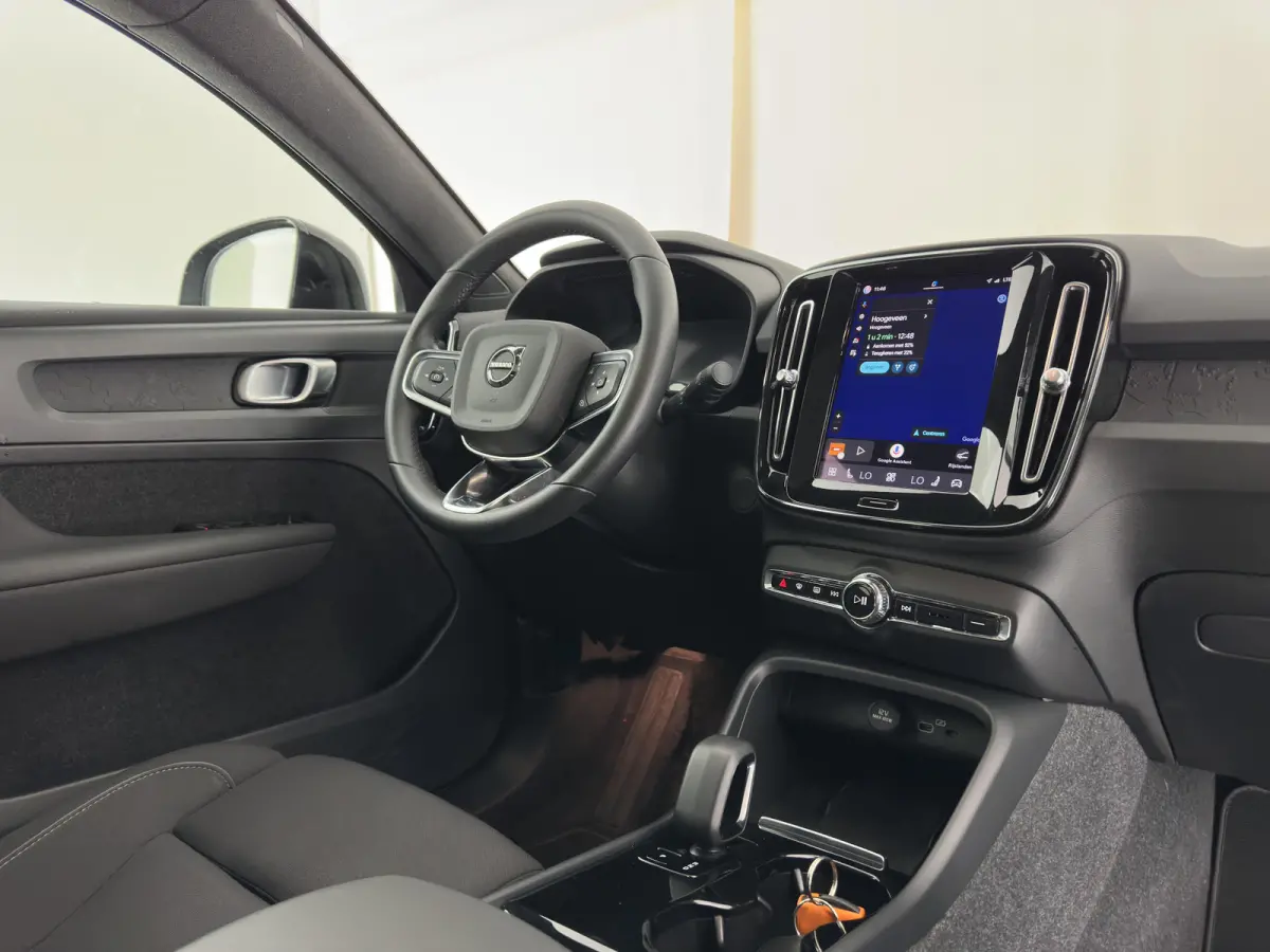 Recharge Core 69 kWh [3-Fase-11kW] {SoH-93%} (INCL.BTW) Aut. *PANO | DIGI-COCKPIT | FULL-LED | CAMERA | NAVI-FULLMAP | ECC | PDC | HEATED-SPORTSEATS | PRIVACY-GLASS | 19''ALU*