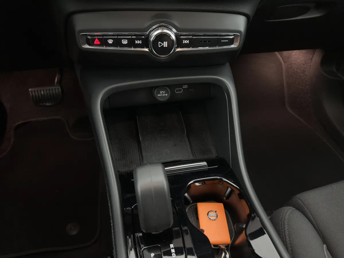 Recharge Core 69 kWh [3-Fase-11kW] {SoH-93%} (INCL.BTW) Aut. *PANO | DIGI-COCKPIT | FULL-LED | CAMERA | NAVI-FULLMAP | ECC | PDC | HEATED-SPORTSEATS | PRIVACY-GLASS | 19''ALU*