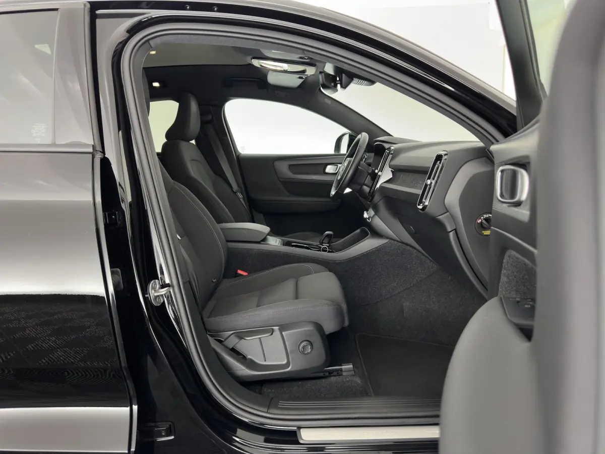 Recharge Core 69 kWh [3-Fase-11kW] {SoH-93%} (INCL.BTW) Aut. *PANO | DIGI-COCKPIT | FULL-LED | CAMERA | NAVI-FULLMAP | ECC | PDC | HEATED-SPORTSEATS | PRIVACY-GLASS | 19''ALU*