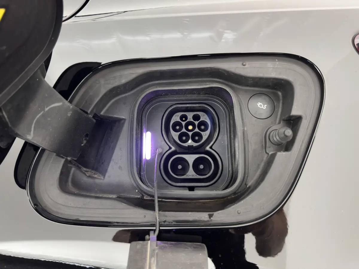 Recharge Core 69 kWh [3-Fase-11kW] {SoH-93%} (INCL.BTW) Aut. *PANO | DIGI-COCKPIT | FULL-LED | CAMERA | NAVI-FULLMAP | ECC | PDC | HEATED-SPORTSEATS | PRIVACY-GLASS | 19''ALU*