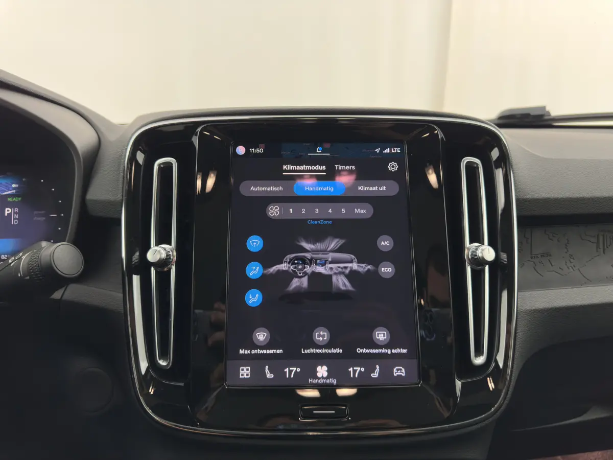 Recharge Core 69 kWh [3-Fase-11kW] {SoH-93%} (INCL.BTW) Aut. *PANO | DIGI-COCKPIT | FULL-LED | CAMERA | NAVI-FULLMAP | ECC | PDC | HEATED-SPORTSEATS | PRIVACY-GLASS | 19''ALU*