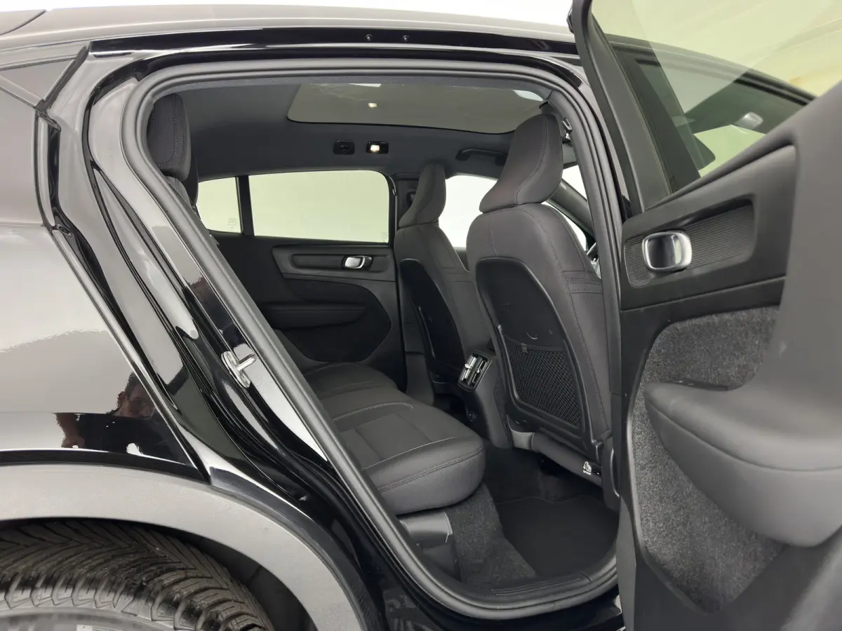 Recharge Core 69 kWh [3-Fase-11kW] {SoH-93%} (INCL.BTW) Aut. *PANO | DIGI-COCKPIT | FULL-LED | CAMERA | NAVI-FULLMAP | ECC | PDC | HEATED-SPORTSEATS | PRIVACY-GLASS | 19''ALU*