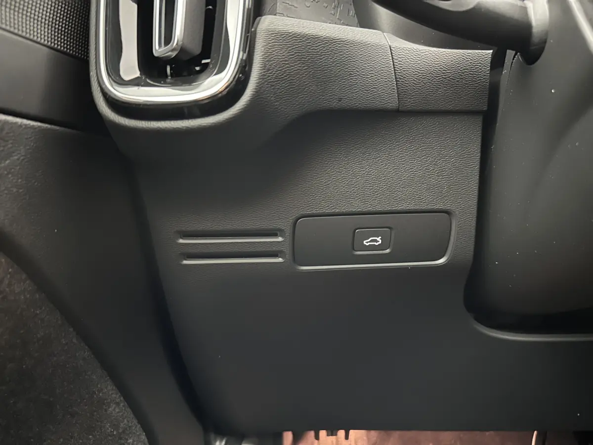Recharge Core 69 kWh [3-Fase-11kW] {SoH-93%} (INCL.BTW) Aut. *PANO | DIGI-COCKPIT | FULL-LED | CAMERA | NAVI-FULLMAP | ECC | PDC | HEATED-SPORTSEATS | PRIVACY-GLASS | 19''ALU*