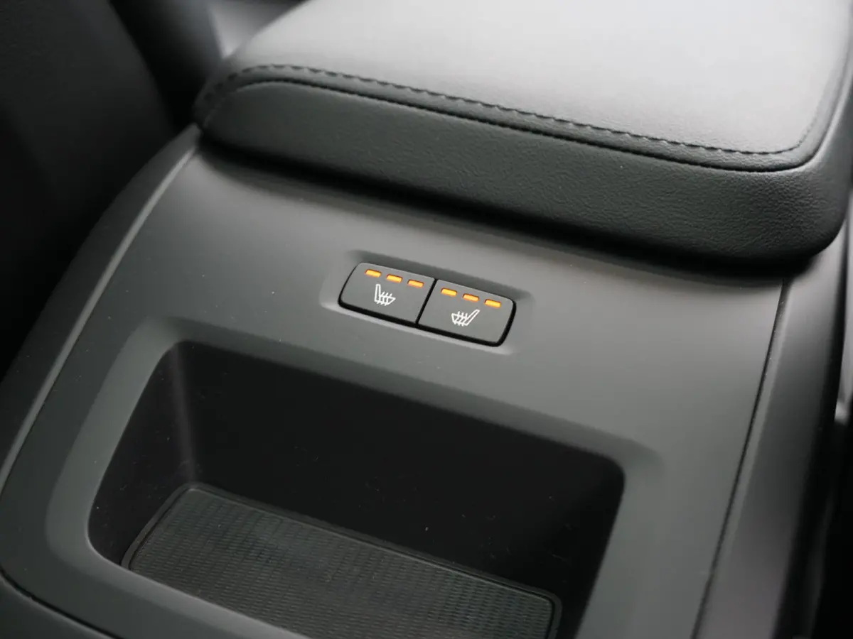 T6 PHEV AWD Plus Dark 350pk Dealer O.H | Panodak | Adaptive Cruise | 360 Camera | Lederen Sportstoelen Memory & Verwarmd | Apple Carplay | Google Assistant & Maps | BLIS | Stuurverwarming | 