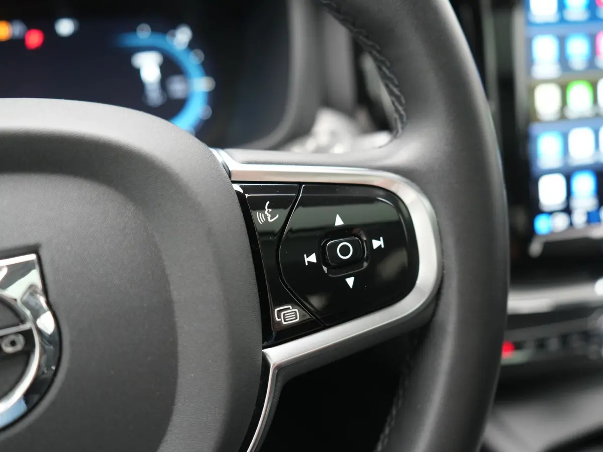 T6 PHEV AWD Plus Dark 350pk Dealer O.H | Panodak | Adaptive Cruise | 360 Camera | Lederen Sportstoelen Memory & Verwarmd | Apple Carplay | Google Assistant & Maps | BLIS | Stuurverwarming | 
