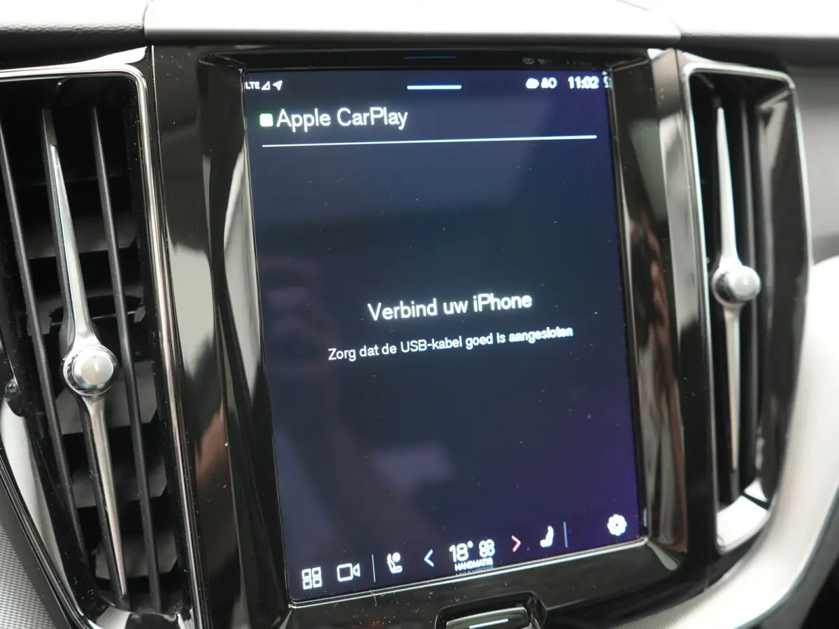 T6 PHEV AWD Plus Dark 350pk Dealer O.H | Panodak | Adaptive Cruise | 360 Camera | Lederen Sportstoelen Memory & Verwarmd | Apple Carplay | Google Assistant & Maps | BLIS | Stuurverwarming | 