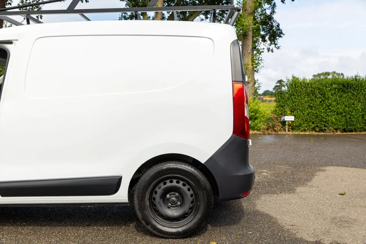 1.5 dCi 75 Ambiance Airco I Trekhaak I Imperiaal I Parkeersensoren I NAP I BTW