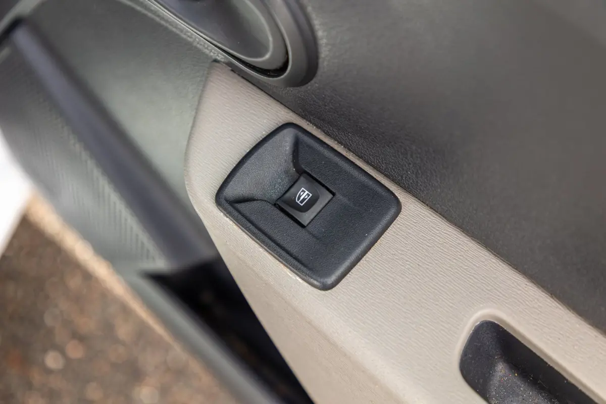 1.5 dCi 75 Ambiance Airco I Trekhaak I Imperiaal I Parkeersensoren I NAP I BTW