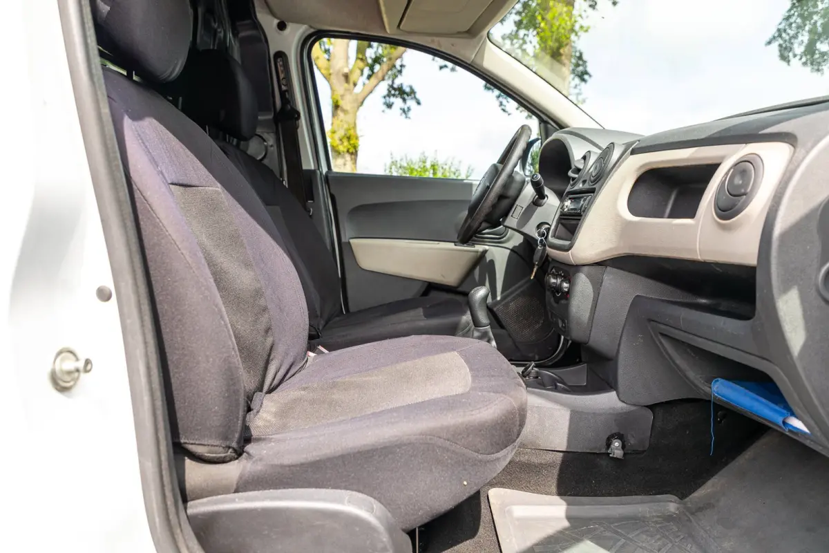 1.5 dCi 75 Ambiance Airco I Trekhaak I Imperiaal I Parkeersensoren I NAP I BTW