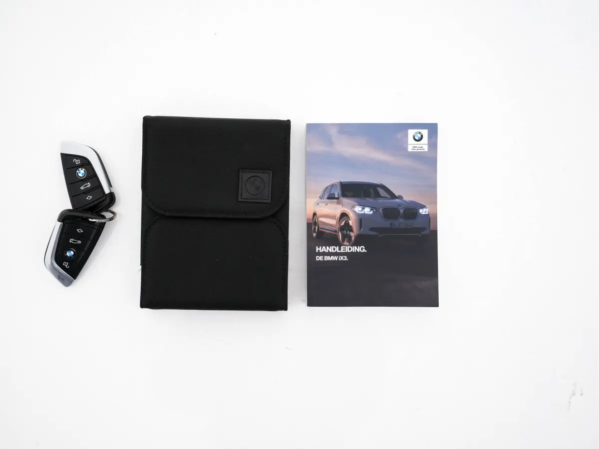 Executive 80 kWh [3-Fase-11kW ] {SoH-98%} (INCL-BTW) Aut. *PANO | LEATHER | ADAPTIVE-CRUISE | FULL-LED | MEMORY-PACK | BLIND-SPOT |  DIGI-COCKPIT | HEATED-COMFORTSEATS | KEYLESS | CAMERA | D