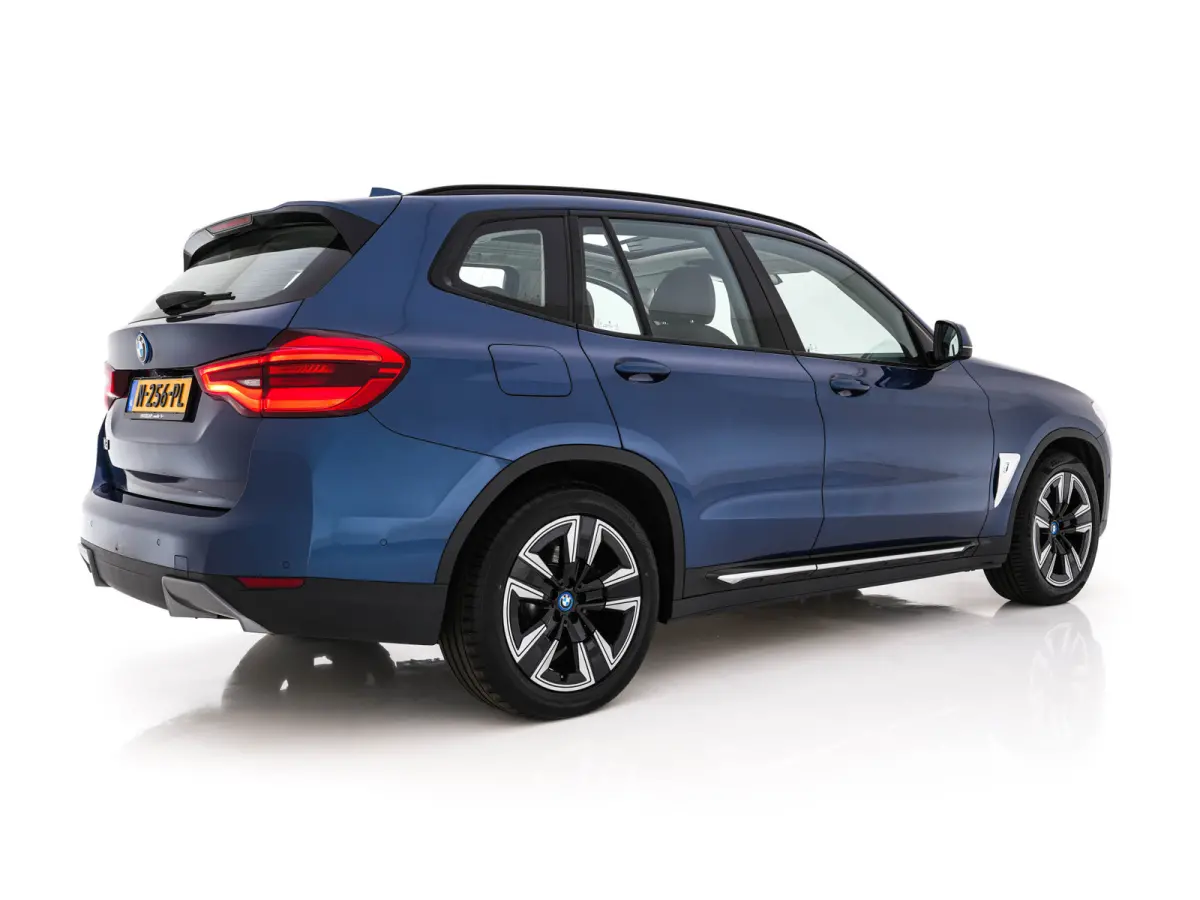Executive 80 kWh [3-Fase-11kW ] {SoH-98%} (INCL-BTW) Aut. *PANO | LEATHER | ADAPTIVE-CRUISE | FULL-LED | MEMORY-PACK | BLIND-SPOT |  DIGI-COCKPIT | HEATED-COMFORTSEATS | KEYLESS | CAMERA | D