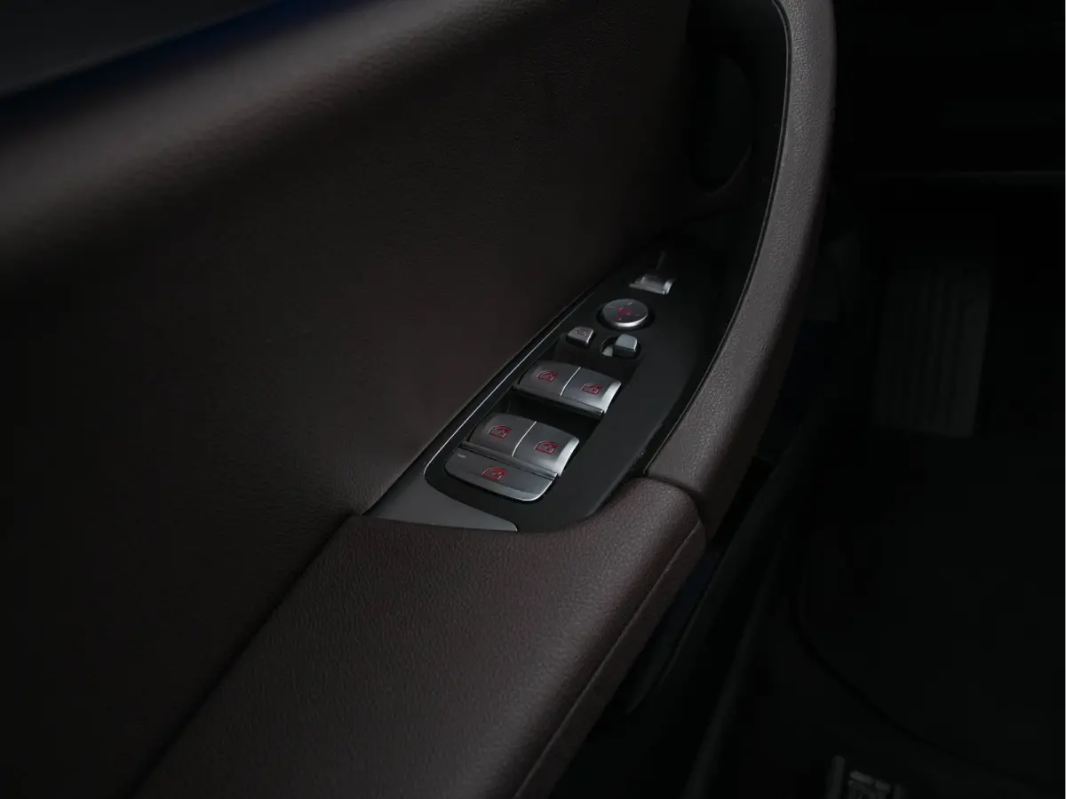Executive 80 kWh [3-Fase-11kW ] {SoH-98%} (INCL-BTW) Aut. *PANO | LEATHER | ADAPTIVE-CRUISE | FULL-LED | MEMORY-PACK | BLIND-SPOT |  DIGI-COCKPIT | HEATED-COMFORTSEATS | KEYLESS | CAMERA | D