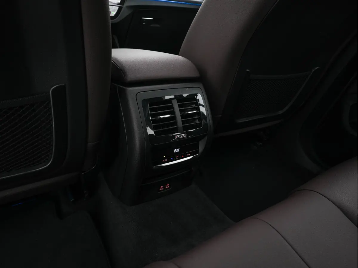 Executive 80 kWh [3-Fase-11kW ] {SoH-98%} (INCL-BTW) Aut. *PANO | LEATHER | ADAPTIVE-CRUISE | FULL-LED | MEMORY-PACK | BLIND-SPOT |  DIGI-COCKPIT | HEATED-COMFORTSEATS | KEYLESS | CAMERA | D
