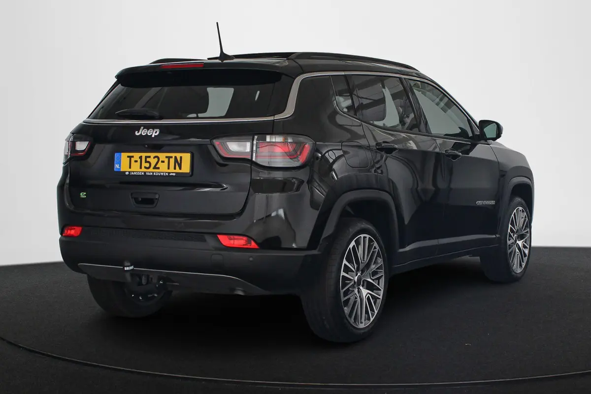 1.5T e-Hybrid Limited Automaat Pano Trekhaak Stuur-Stoelverwarming