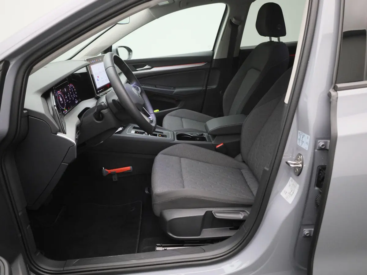 1.5 eHybrid 50 Edition Navigatie | Camera | Parkeersensoren | Cruise control | 18 Inch Velgen | Airco |