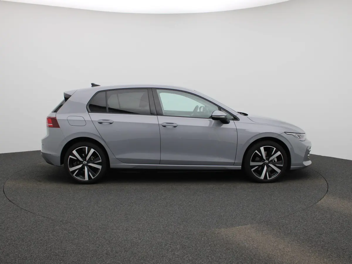 1.5 eHybrid 50 Edition Navigatie | Camera | Parkeersensoren | Cruise control | 18 Inch Velgen | Airco |