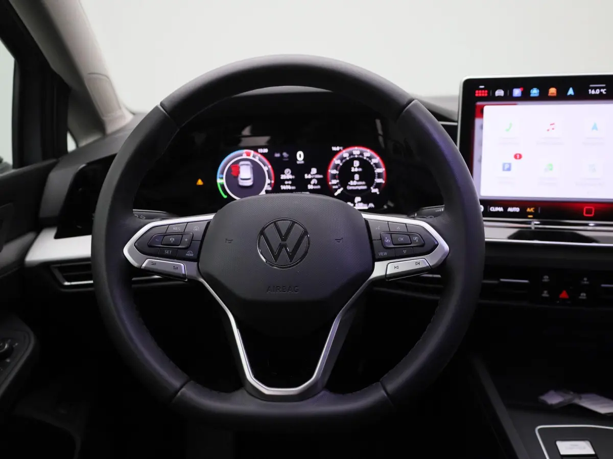 1.5 eHybrid 50 Edition Navigatie | Camera | Parkeersensoren | Cruise control | 18 Inch Velgen | Airco |