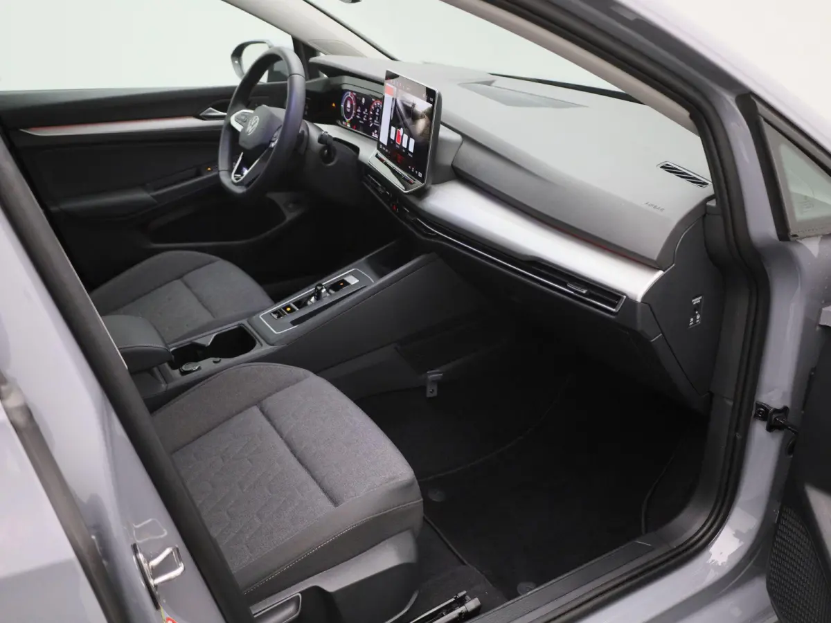 1.5 eHybrid 50 Edition Navigatie | Camera | Parkeersensoren | Cruise control | 18 Inch Velgen | Airco |