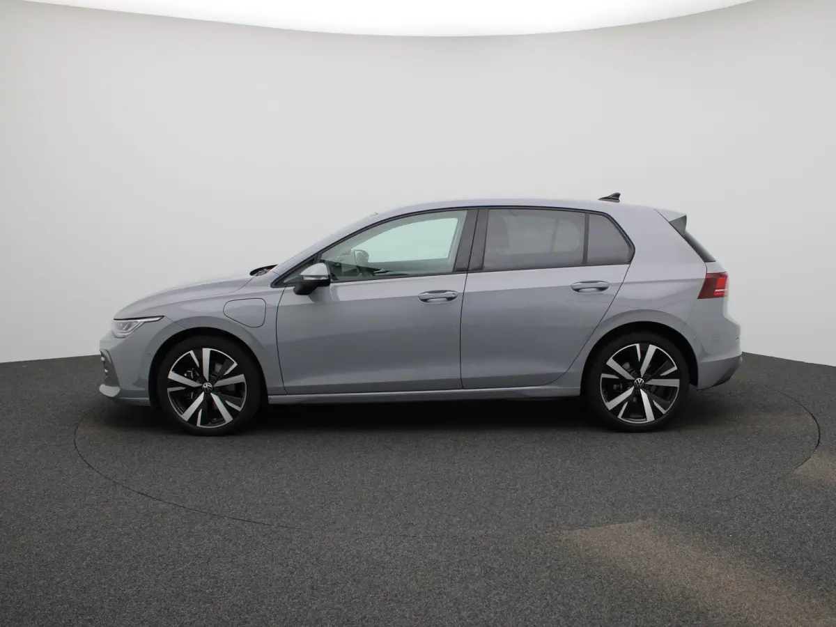 1.5 eHybrid 50 Edition Navigatie | Camera | Parkeersensoren | Cruise control | 18 Inch Velgen | Airco |