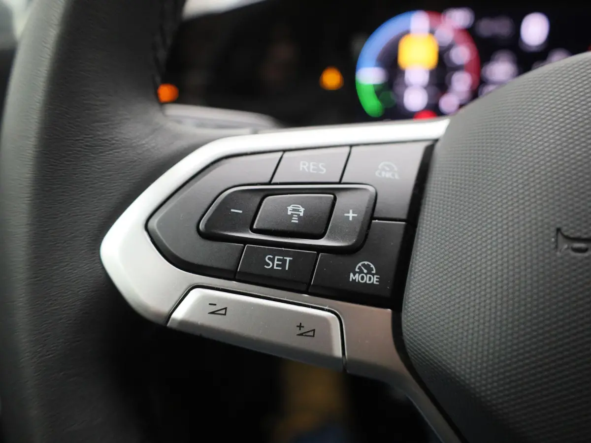 1.5 eHybrid 50 Edition Navigatie | Camera | Parkeersensoren | Cruise control | 18 Inch Velgen | Airco |