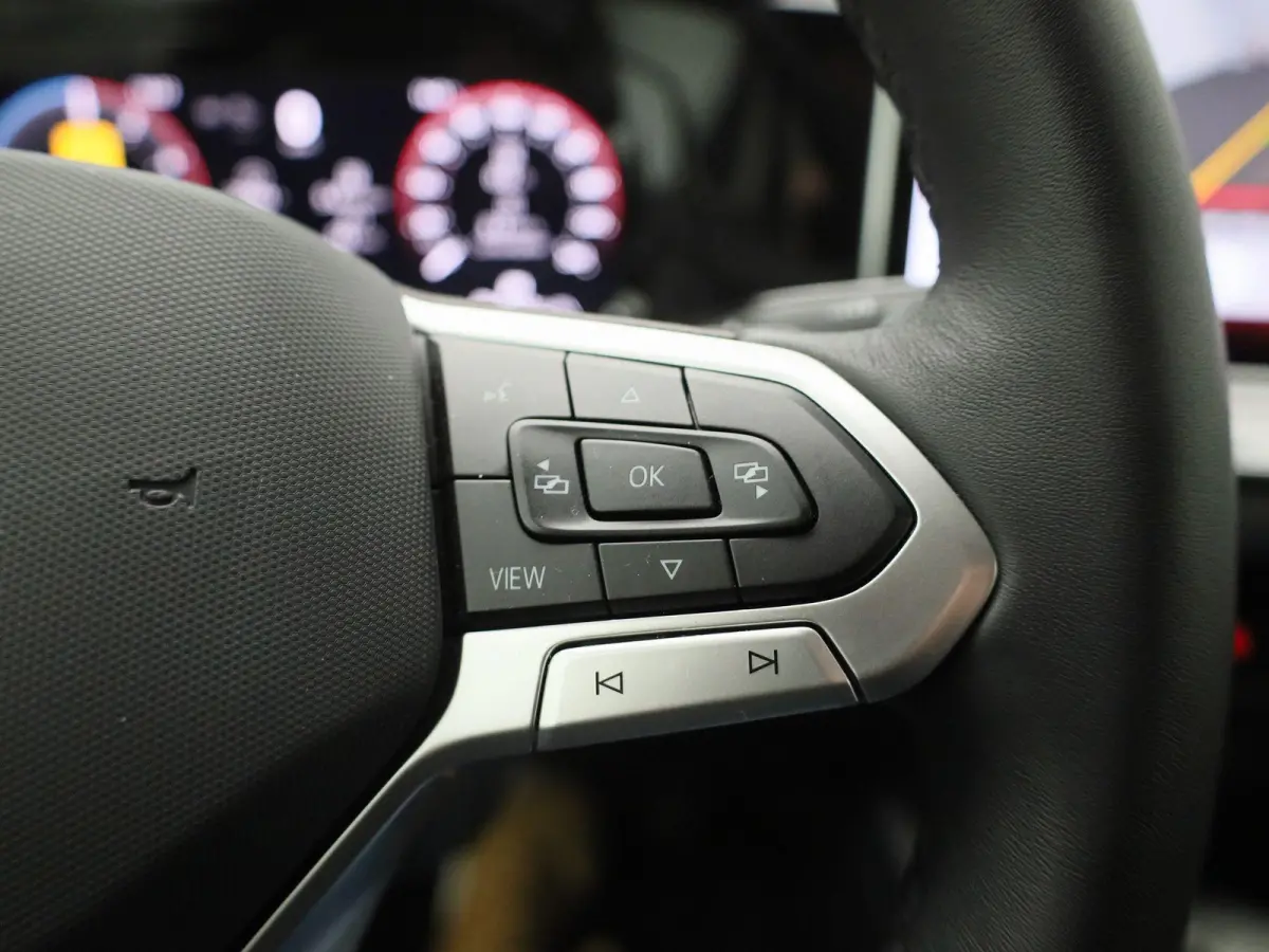 1.5 eHybrid 50 Edition Navigatie | Camera | Parkeersensoren | Cruise control | 18 Inch Velgen | Airco |
