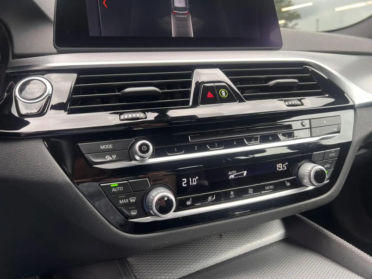 520i High Executive Clima Leder Dealer