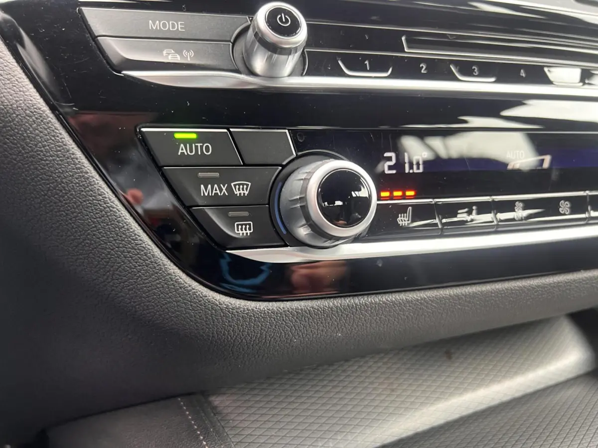 520i High Executive Clima Leder Dealer