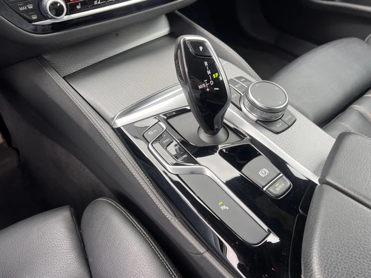 520i High Executive Clima Leder Dealer