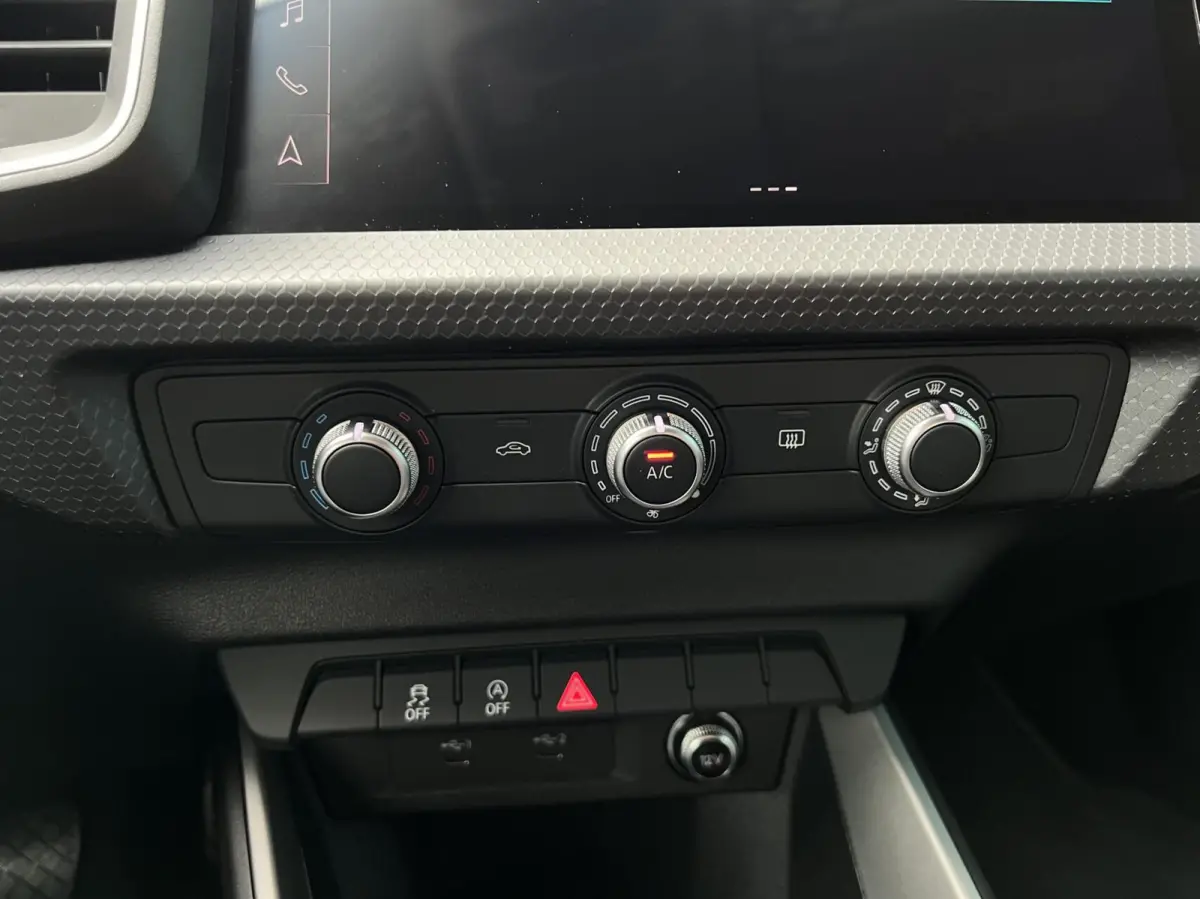 25 TFSI Pro Line NAV.VIA.CARPLAY/ANDROID | CRUISE | DIGI.DASHB | PDC | LMV | 1'EIG