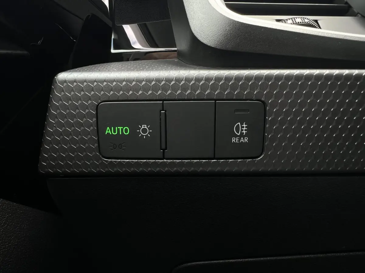 25 TFSI Pro Line NAV.VIA.CARPLAY/ANDROID | CRUISE | DIGI.DASHB | PDC | LMV | 1'EIG
