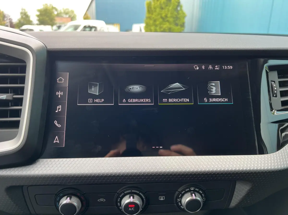 25 TFSI Pro Line NAV.VIA.CARPLAY/ANDROID | CRUISE | DIGI.DASHB | PDC | LMV | 1'EIG