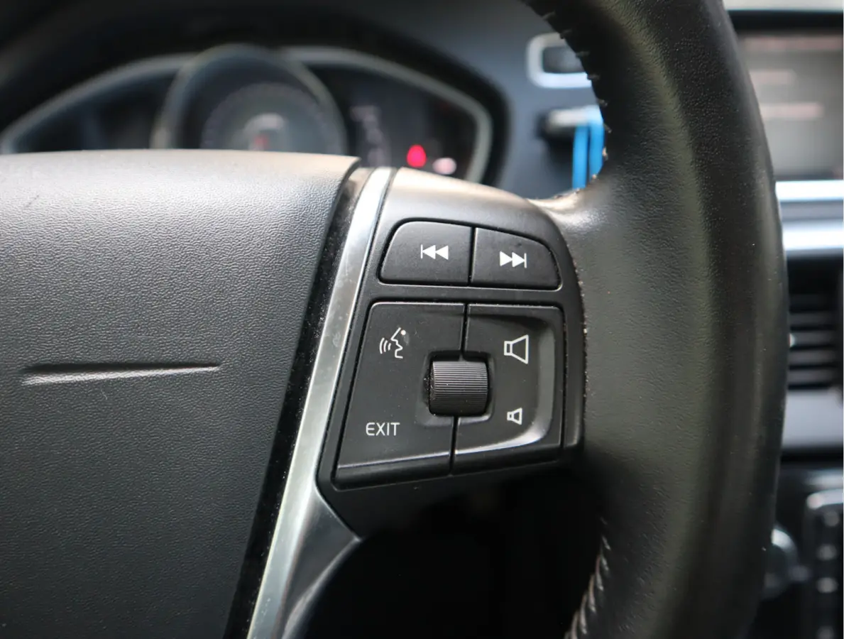 2.0 T2 Momentum Navi /Stoelverw / Trekhaak / Climate / Handgesch Goed onderhouden
