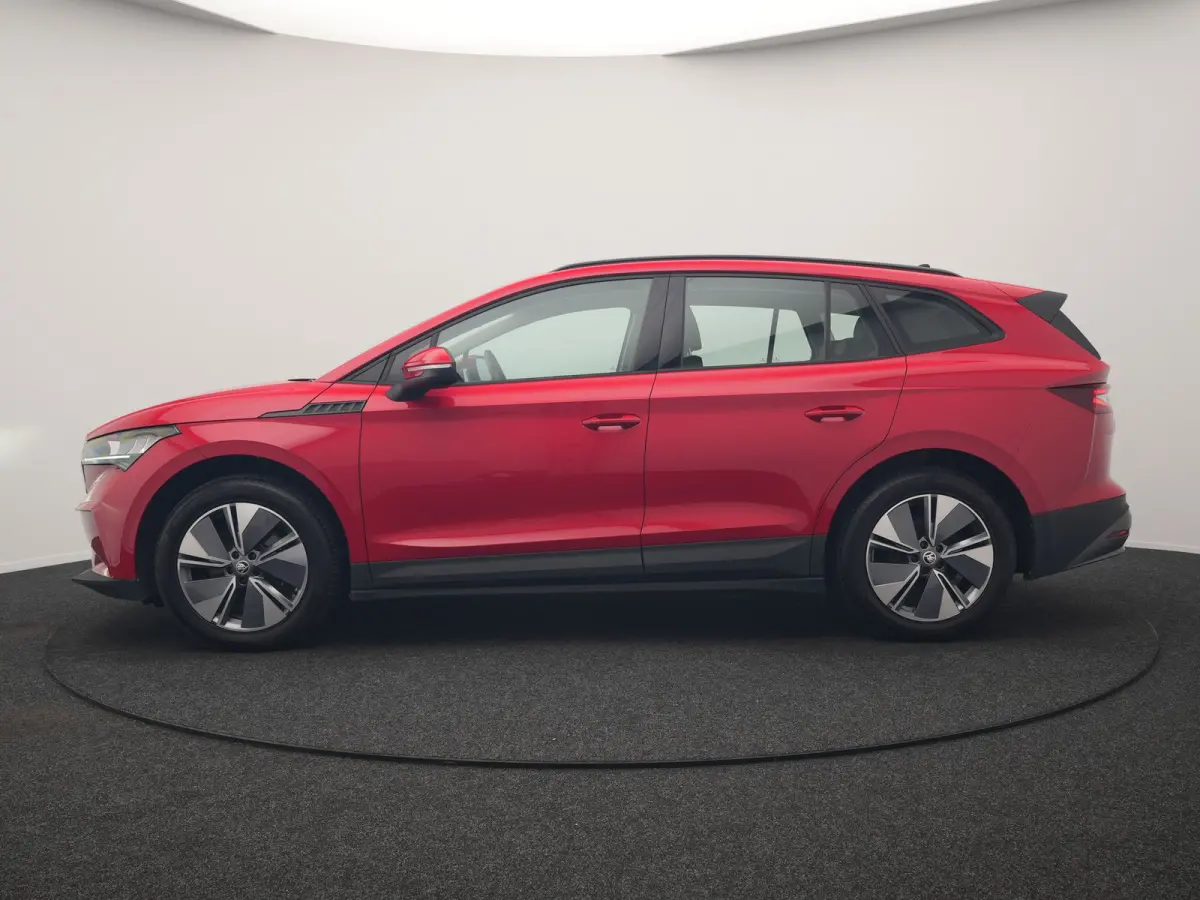 50 Comfort 55 kWh Dealer O.H INCL BTW | Adaptive Cruise | Camera | Crystal LED | Apple Carplay | Sportstoelen Verwarmd | BLIS | Virtual | Navigatie | DAB | 19"L.M |