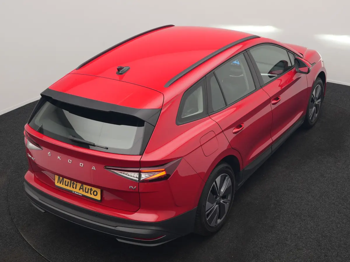 50 Comfort 55 kWh Dealer O.H INCL BTW | Adaptive Cruise | Camera | Crystal LED | Apple Carplay | Sportstoelen Verwarmd | BLIS | Virtual | Navigatie | DAB | 19"L.M |