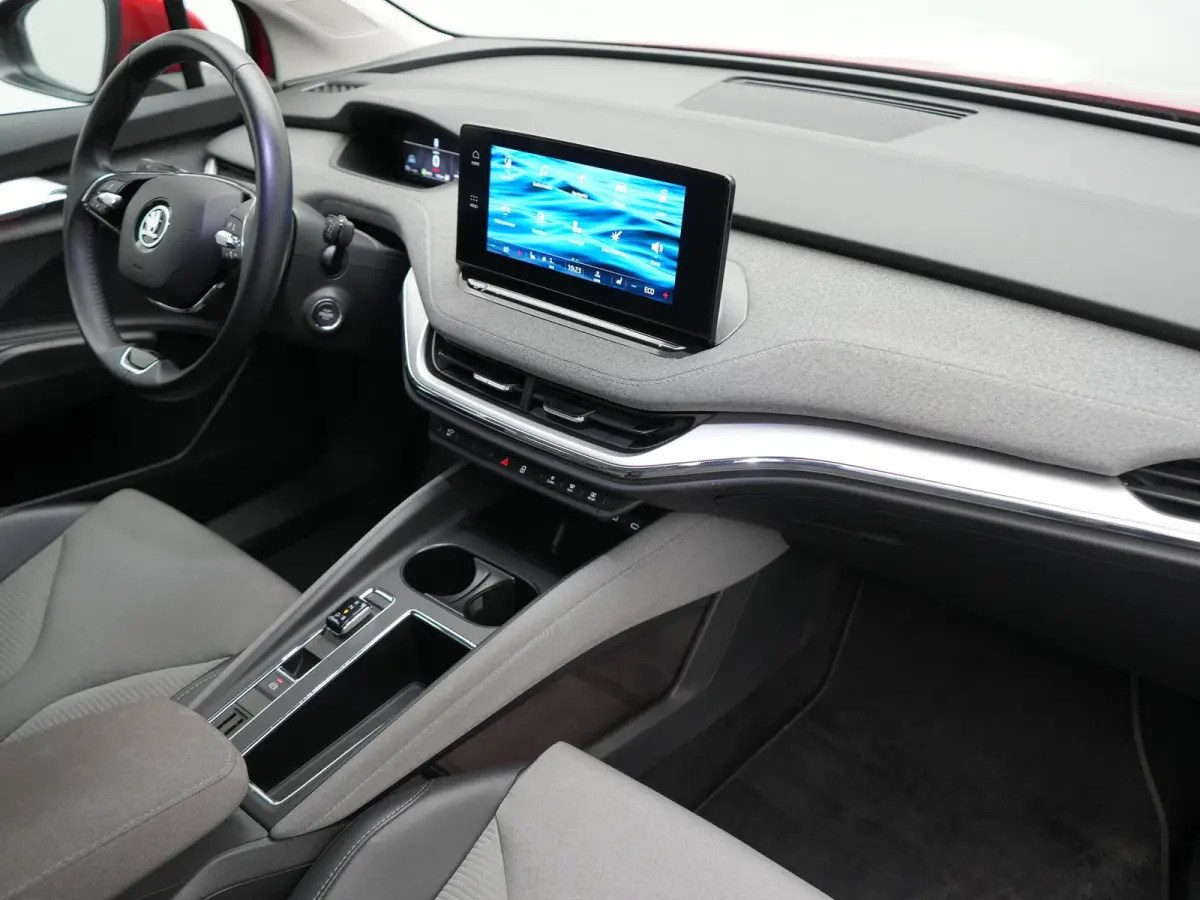 50 Comfort 55 kWh Dealer O.H INCL BTW | Adaptive Cruise | Camera | Crystal LED | Apple Carplay | Sportstoelen Verwarmd | BLIS | Virtual | Navigatie | DAB | 19"L.M |