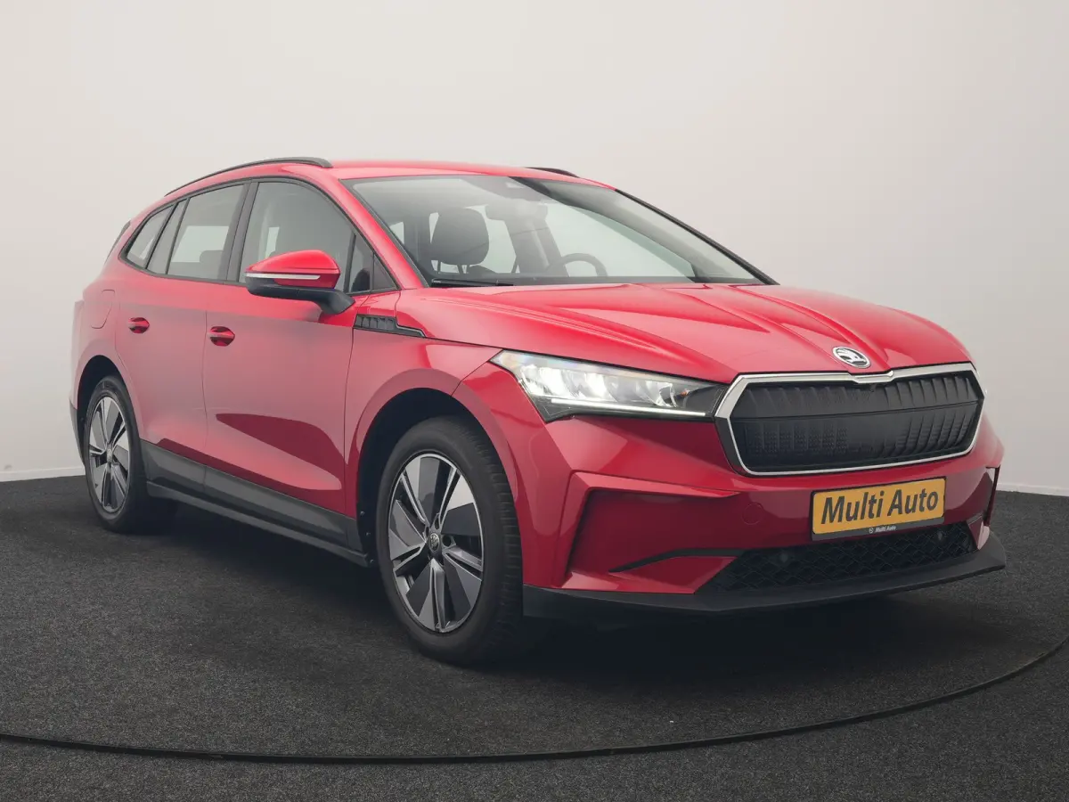 50 Comfort 55 kWh Dealer O.H INCL BTW | Adaptive Cruise | Camera | Crystal LED | Apple Carplay | Sportstoelen Verwarmd | BLIS | Virtual | Navigatie | DAB | 19"L.M |
