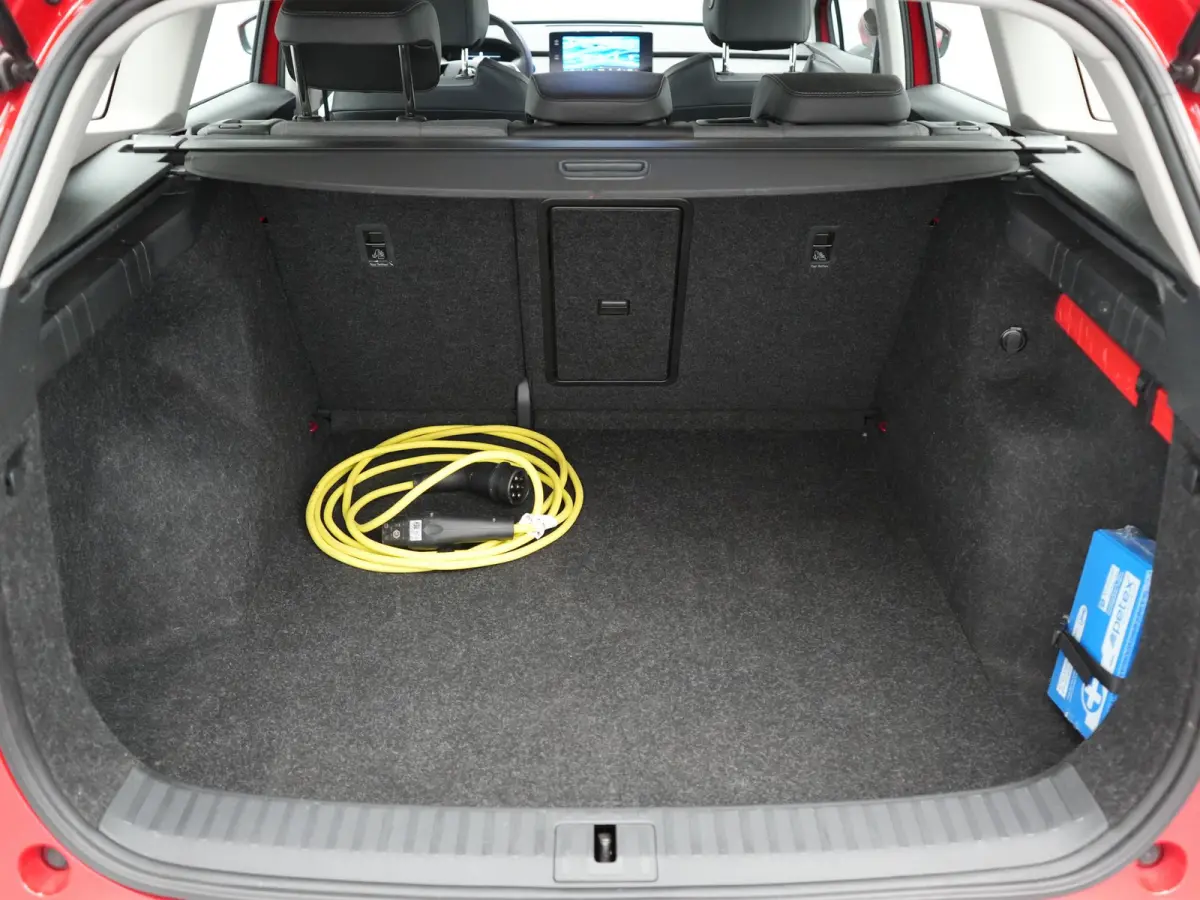 50 Comfort 55 kWh Dealer O.H INCL BTW | Adaptive Cruise | Camera | Crystal LED | Apple Carplay | Sportstoelen Verwarmd | BLIS | Virtual | Navigatie | DAB | 19"L.M |